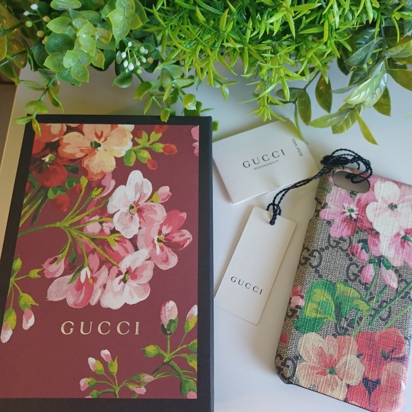 Gucci Blooms GG iPhone Case - Picture 4 of 11